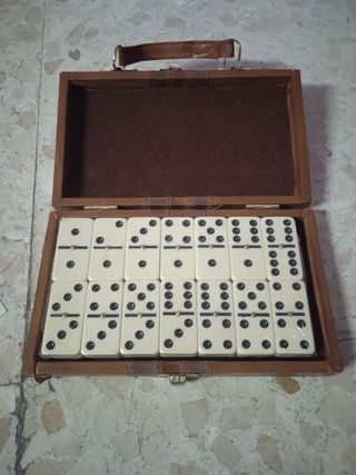 Jeu de 28 dominos