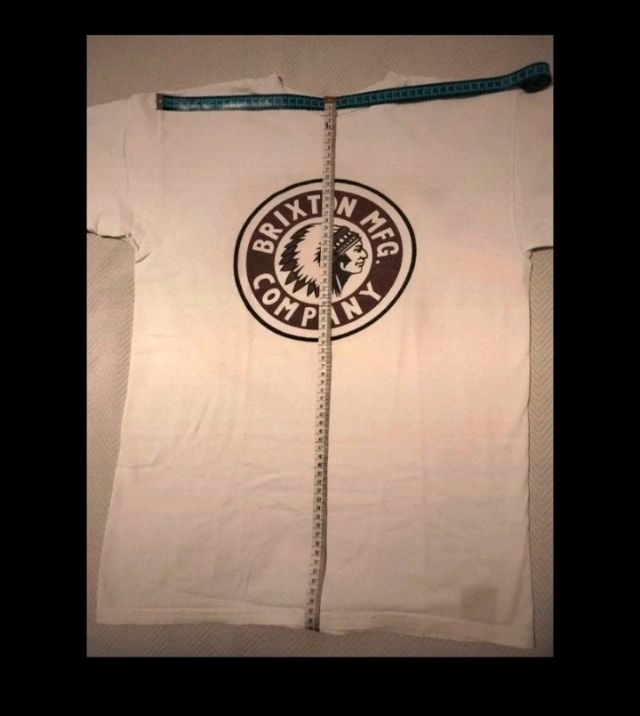 Camiseta blanca de Brixton.