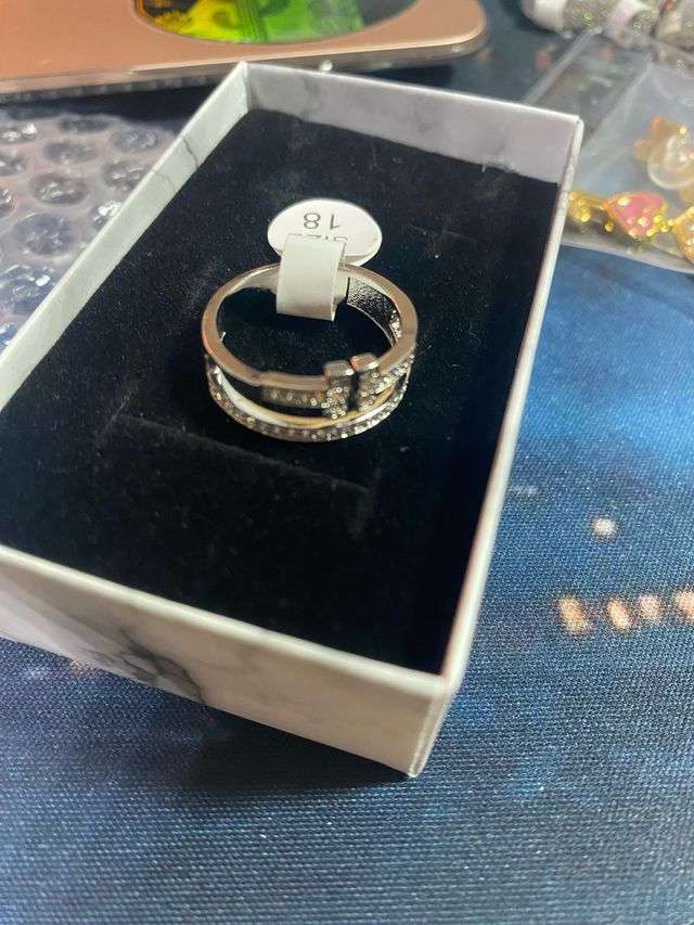 Anillo acero con circonita