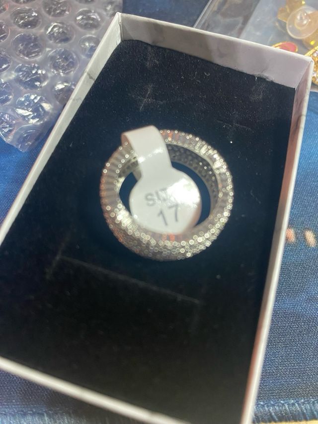 Anillo acero con circonita