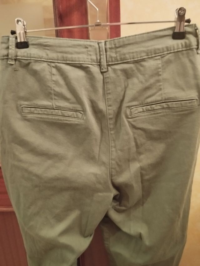 Pantalón pinzas kaki