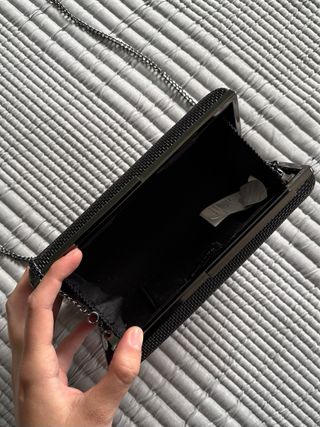 Bolso clutch Parfois negro metálico