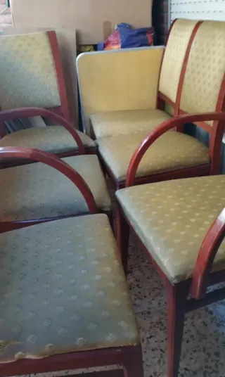 Mesa comedor cristal de alta calidad.