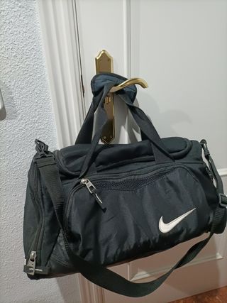 Maletín Nike 