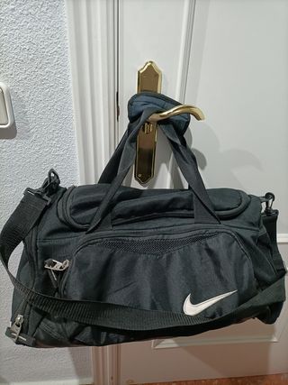 Maletín Nike 