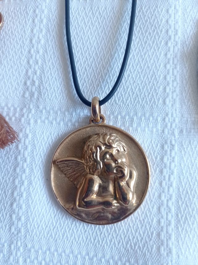 Lote de gargantillas y colgantes.