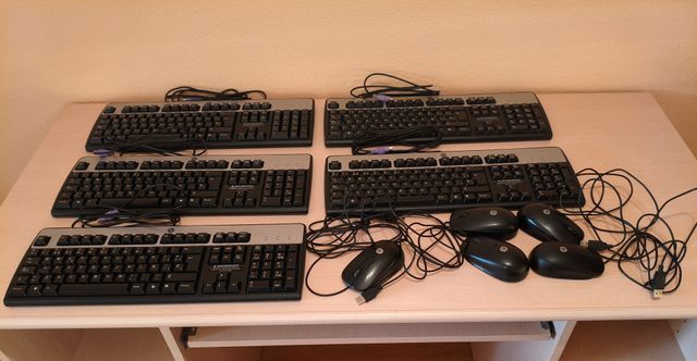 Confezione da 5 tastiere HP KB-0316 e 5 mouse HP HQ-TRE