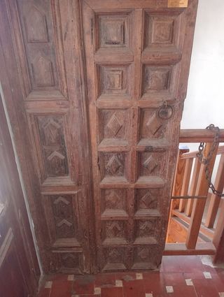 Antigua puerta siglo XIII