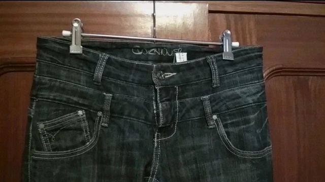 Vaqueros gris oscuro