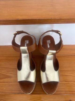 Zapatos de piel autentica.