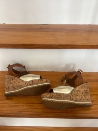 Zapatos de piel autentica.