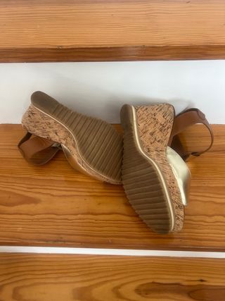 Zapatos de piel autentica.