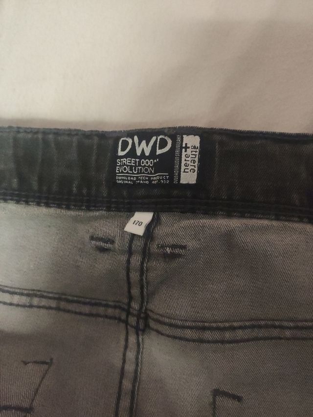 Pantalón ajustado negro