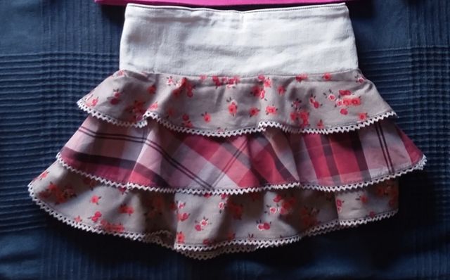 Faldilla con 3 volantes marca Bóboli