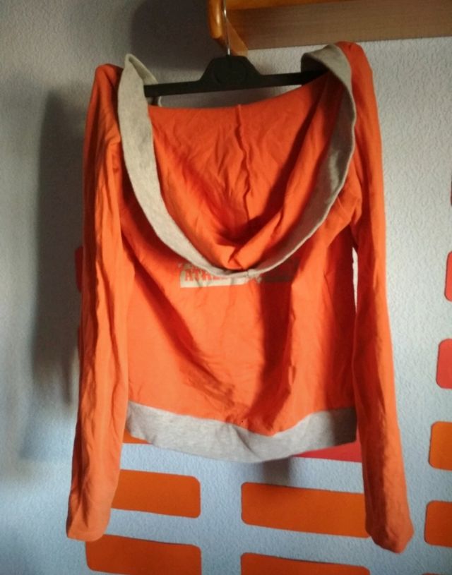 Sudadera capucha naranja