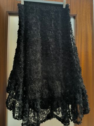 Falda negra dos alturas.Bonita tela. Nueva.
