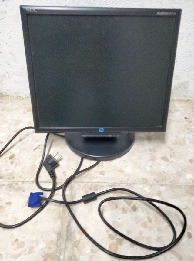 MONITOR DE ORDENADOR DE 17 PULGADAS 