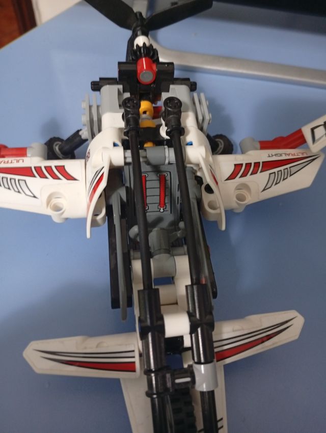 Lego Technic elicottero 42057