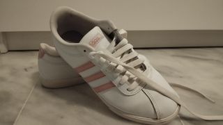 Tenis Adidas blancos