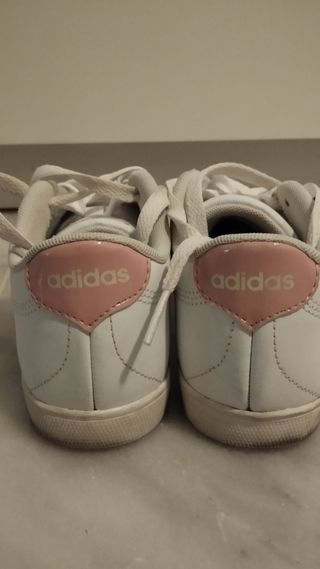 Tenis Adidas blancos