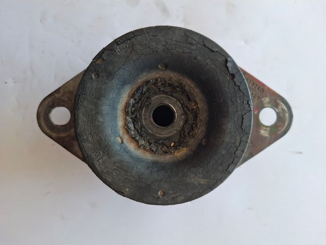 Soporte motor derecho Nissan primastar