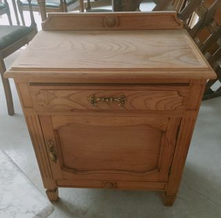 Mesita auxiliar de castaño