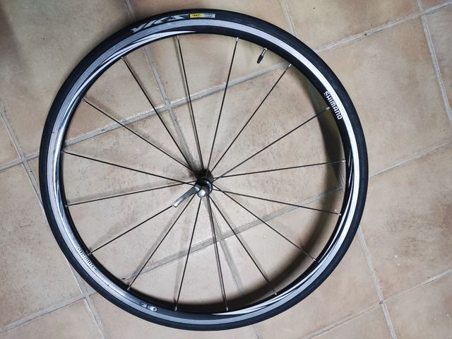 Rueda delantera shimano