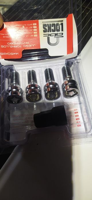 Tornillos de seguridad llantas