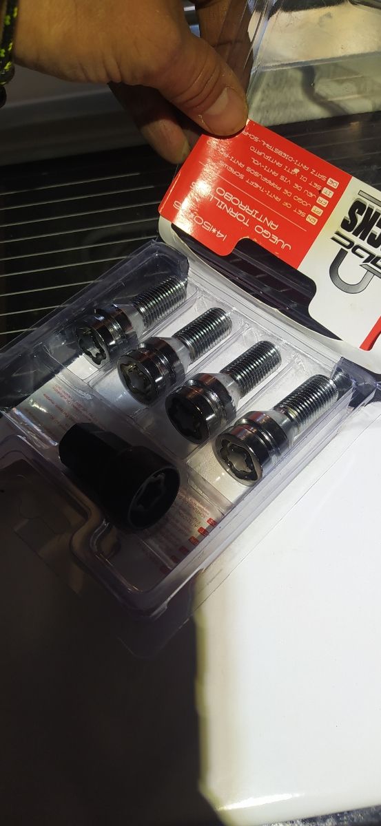 Tornillos de seguridad llantas