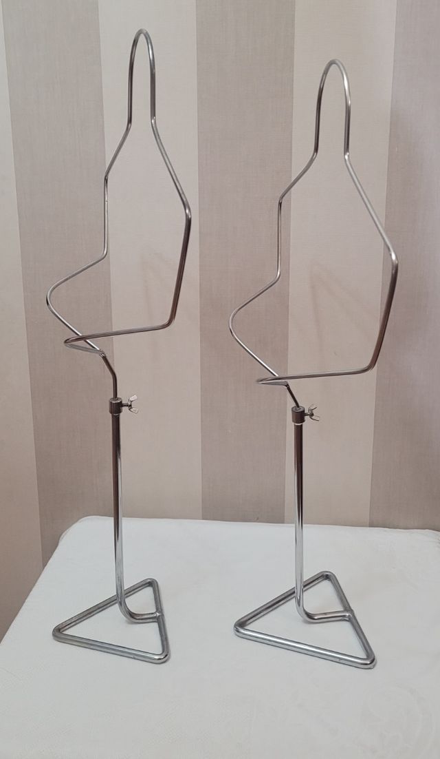 BUSTOS EXPOSITORES DE ACERO