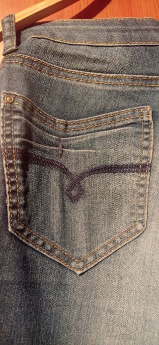 Pantalón vaquero marca Blanco
