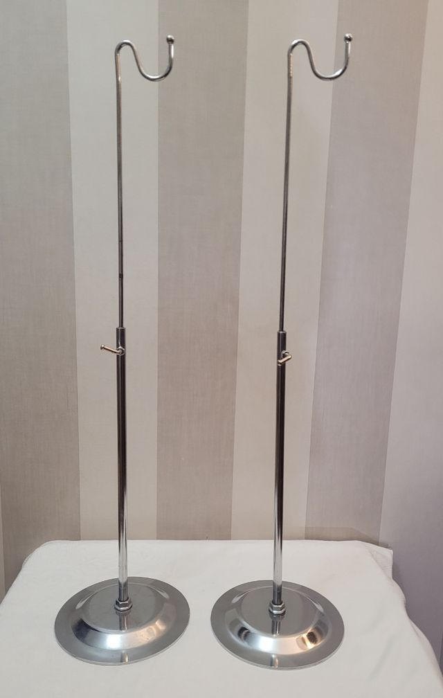 EXPOSITORES ESCAPARATE DE ACERO