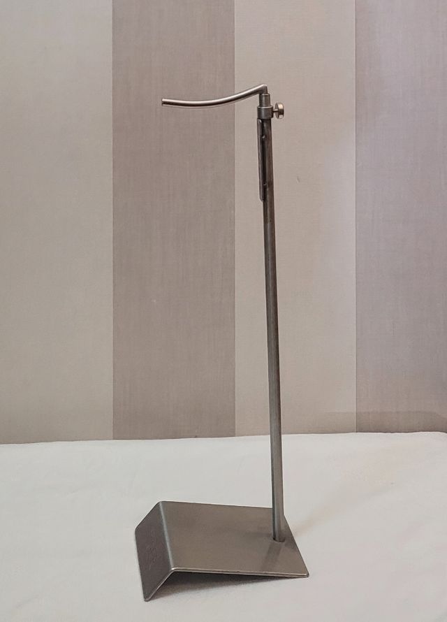 EXPOSITORES ESCAPARATE DE ACERO