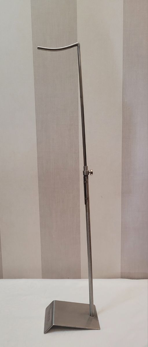 EXPOSITORES ESCAPARATE DE ACERO