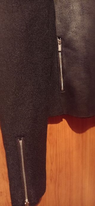 Bonita chaqueta negra de Zara