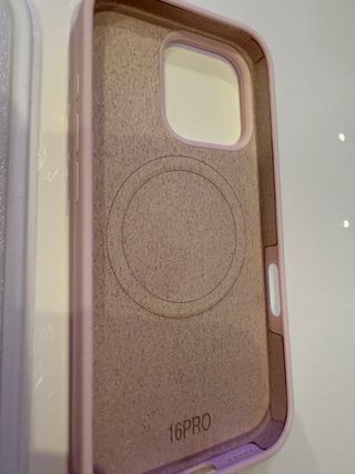 Fundas de silicona para iPhone 16 Pro.