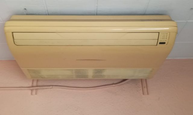 AIRE AOCNDICIONADO / CLIMATIZADOR CON MANDO