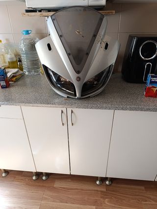 Cúpula, faro, retrovisores Yamaha Fazer