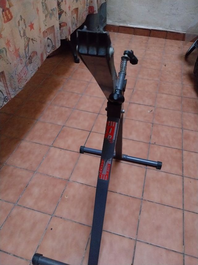 Soporte para reparar bicicleta