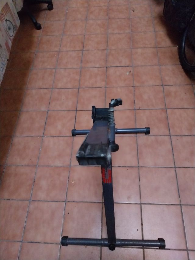 Soporte para reparar bicicleta