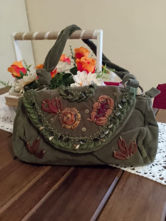 Borsa nuova con cartellino