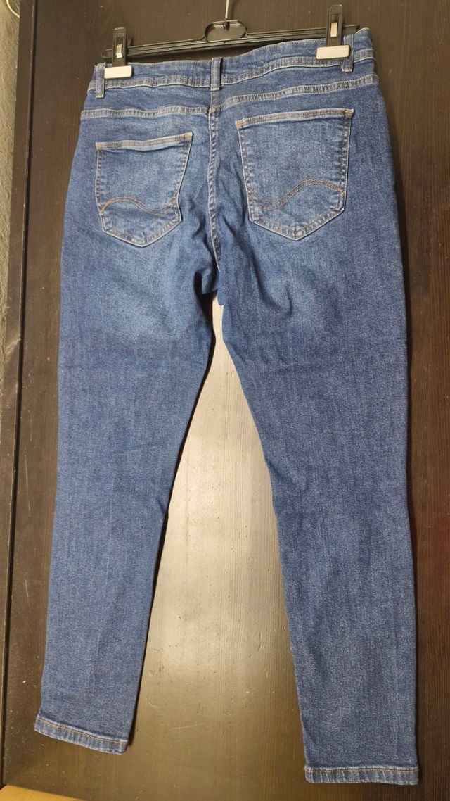 Pantaloni jeans