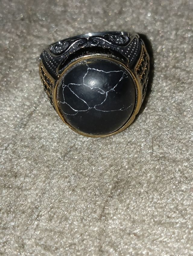 Anillo de acero inoxidable con piedra