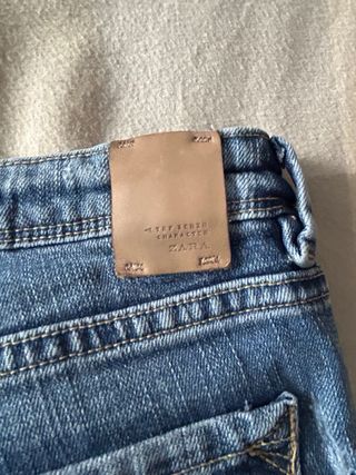 Pantalon vaquero Zara