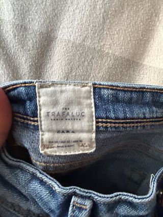 Pantalon vaquero Zara