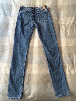 Pantalon vaquero Zara
