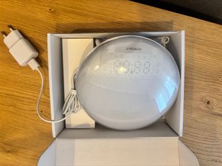 Reloj despertador con luz