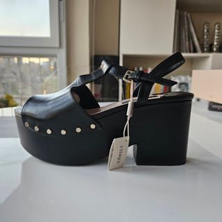Sandalias negras piel UTERQÜE