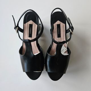 Sandalias negras piel UTERQÜE