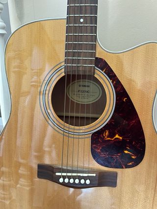 Guitarra Acustica Yamaha